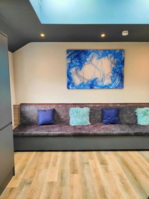 Sloane Modern 2 Bedroom Seafront Apartment แบล็คพูล ภายนอก รูปภาพ